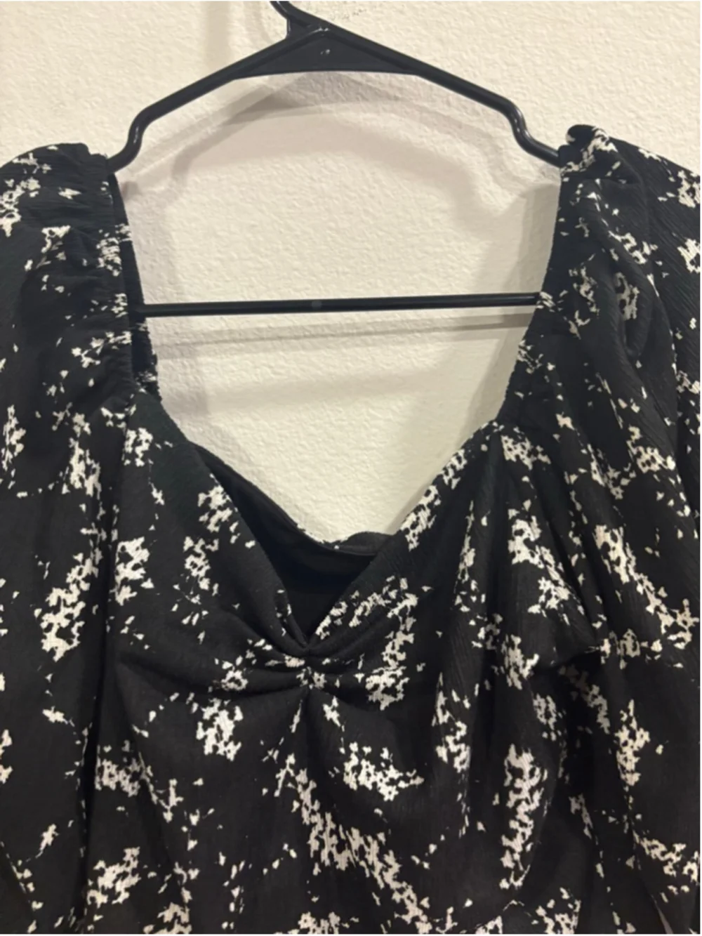 Anthropologie Floral Sweetheart Puff Sleeve Crop Top Black Small